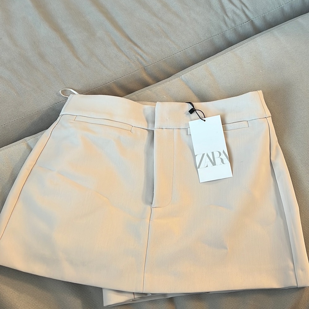 Brand new Zara tan skort